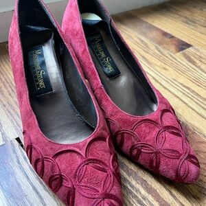 Madeline Stuart early 2000s red berry heels size 7